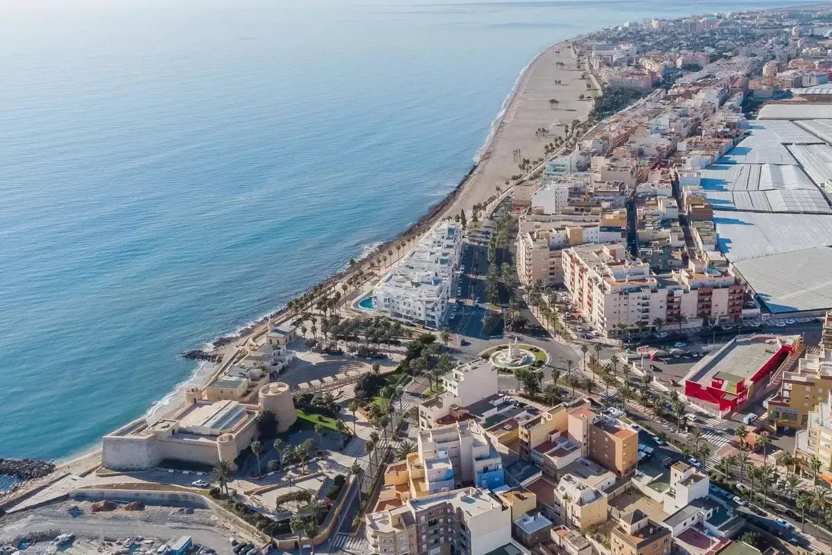 vivir invertir roquetas de mar